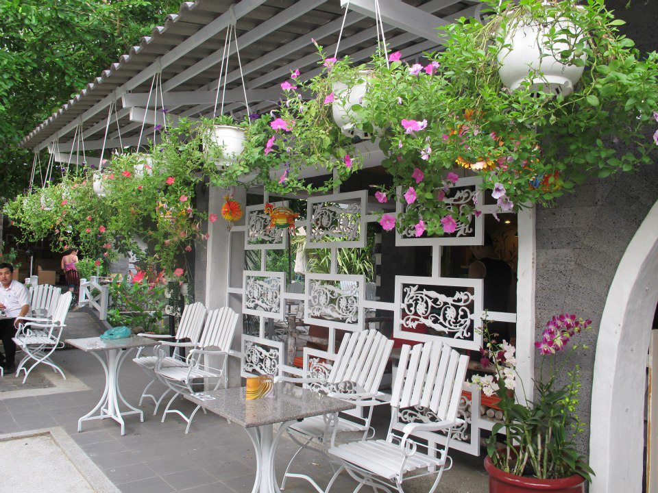 Mẫu thiết kế quán cafe sân vườn đẹp top 1  ít tốn chi phí nhất 2020