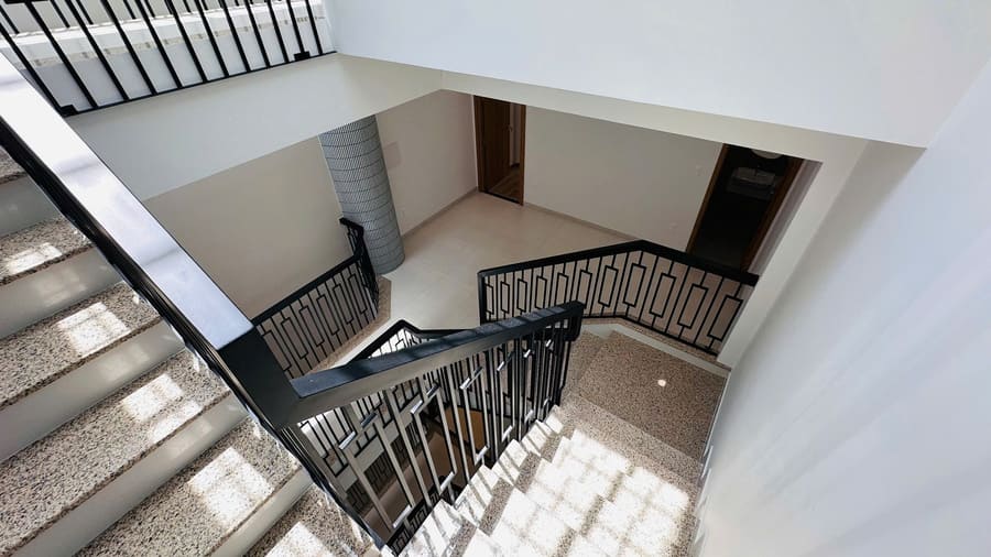 nhadepvuonxinh-nha-pho-3-5-tang-kich-thuoc-5-20-cau-thang-3