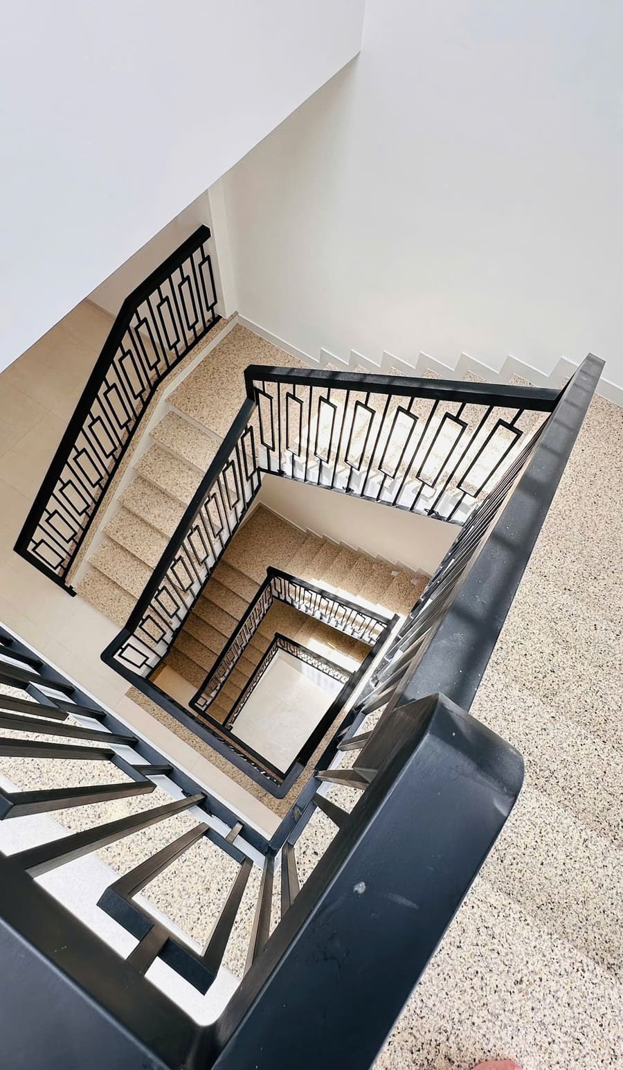 nhadepvuonxinh-nha-pho-3-5-tang-kich-thuoc-5-20-cau-thang-4